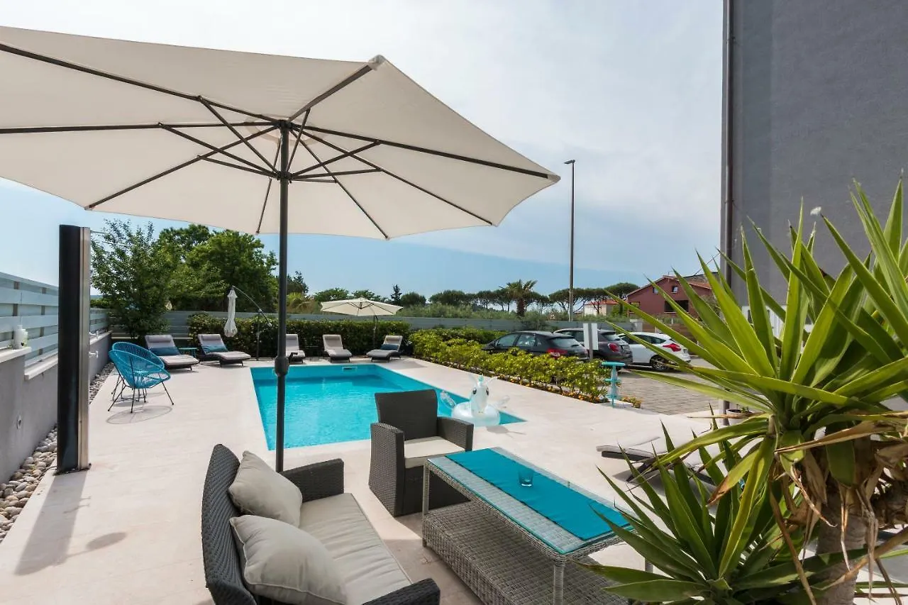Luxury Apartments Tramontana メドゥリン